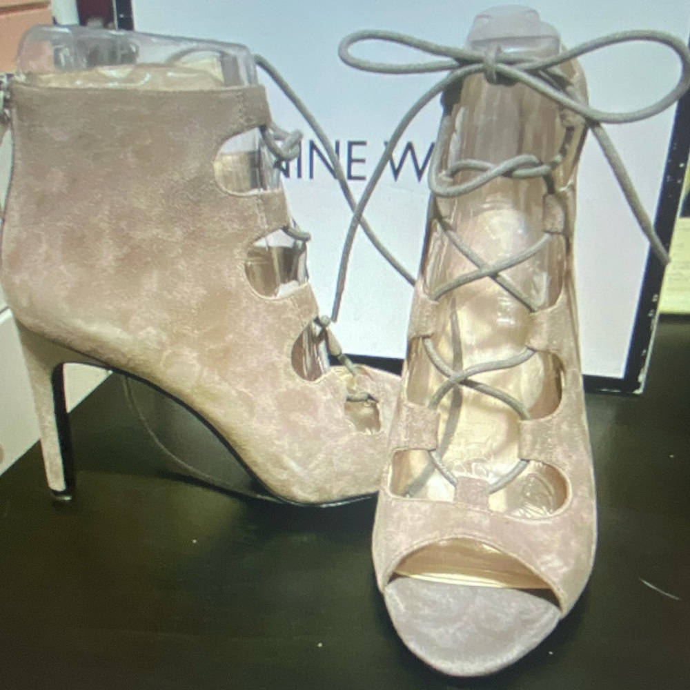 Nine West Women’s Uncensored Heel Size 7